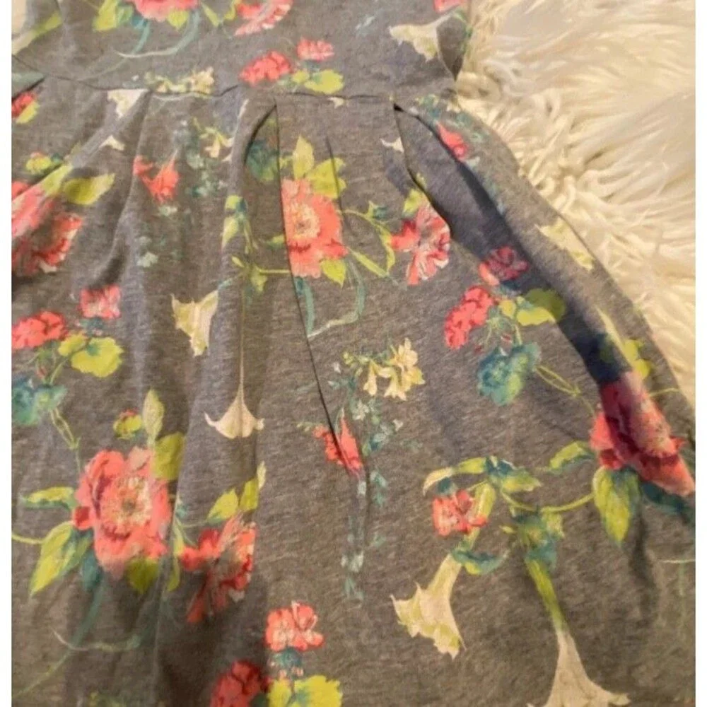Gap Girls size 8 grey floral dress pleated bottom